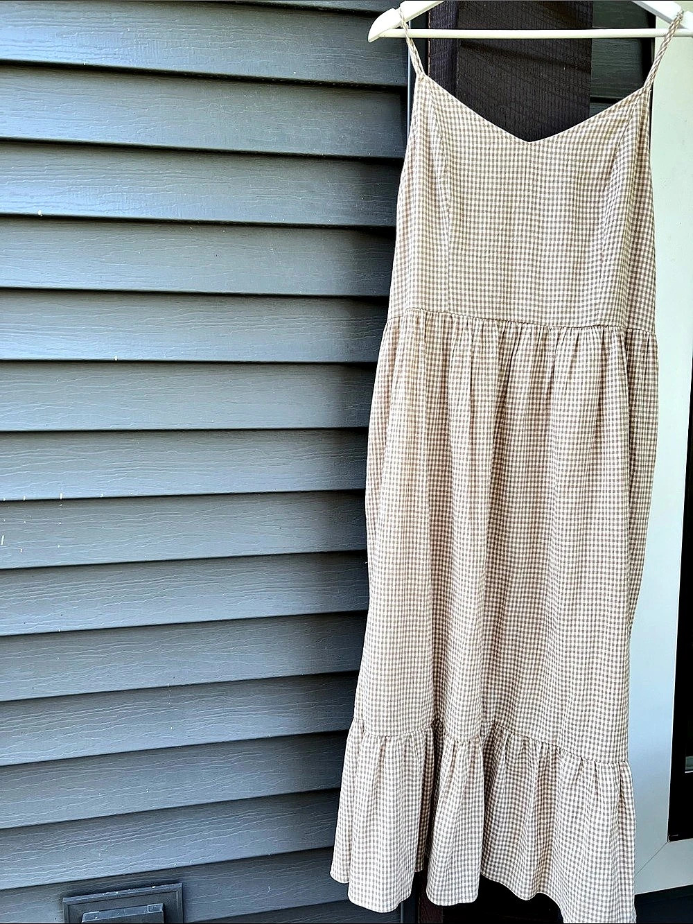 Neuflora Gingham Tiered Maxi Dress in Brown & White Size Medium Like